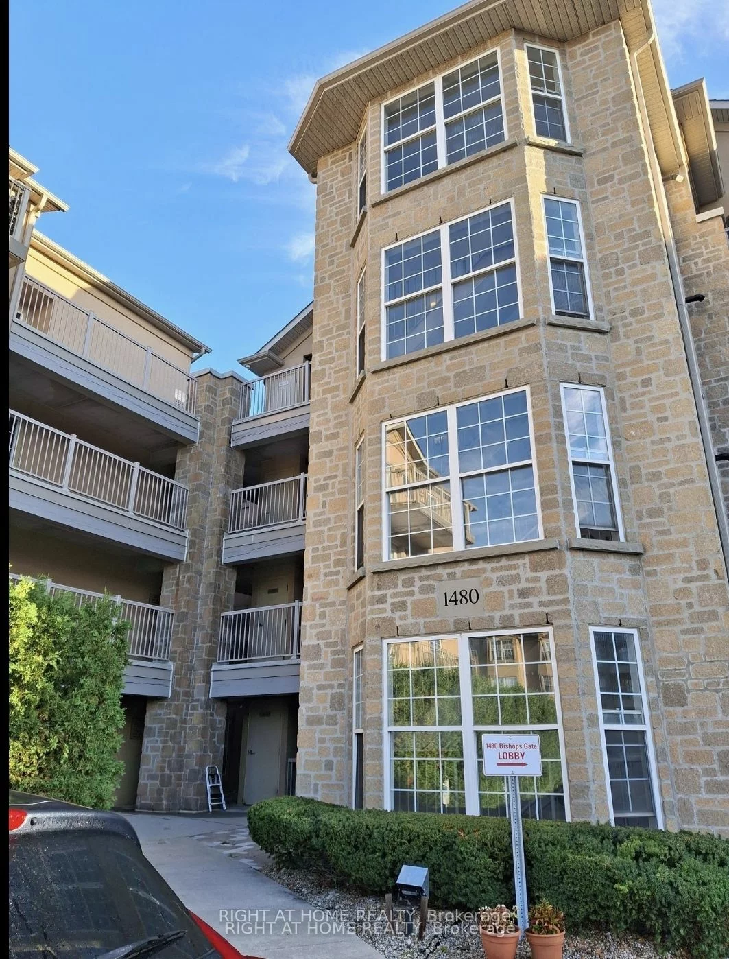 1480 Bishops Gate, Oakville