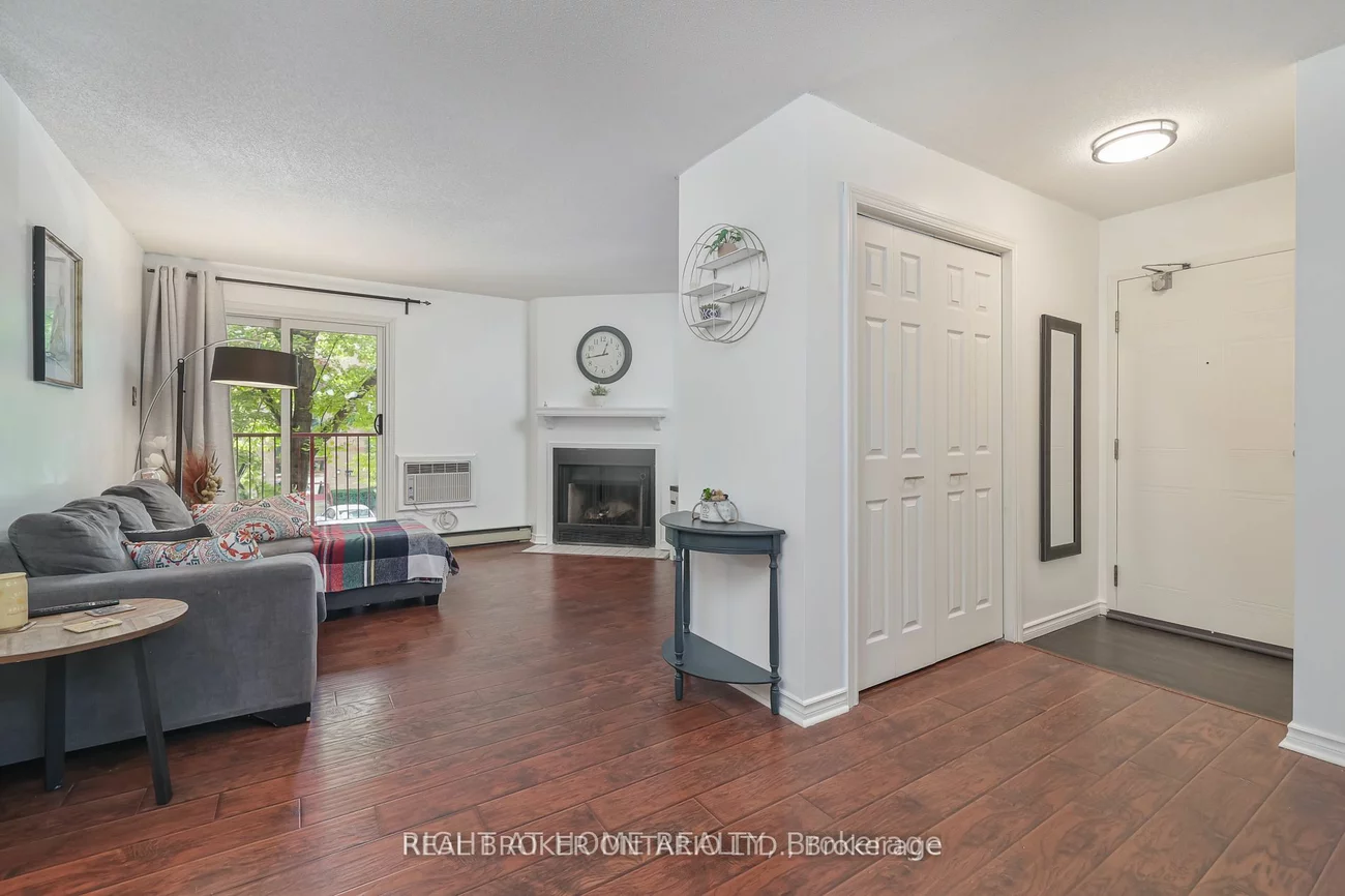 1506 Pilgrims Way, Oakville