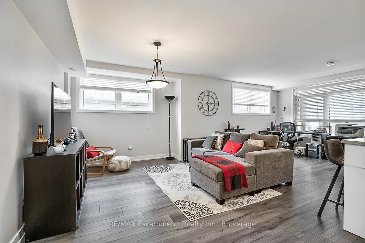 3058 Sixth Line, Oakville