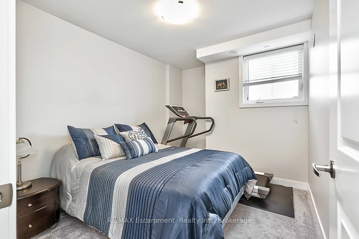 3058 Sixth Line, Oakville