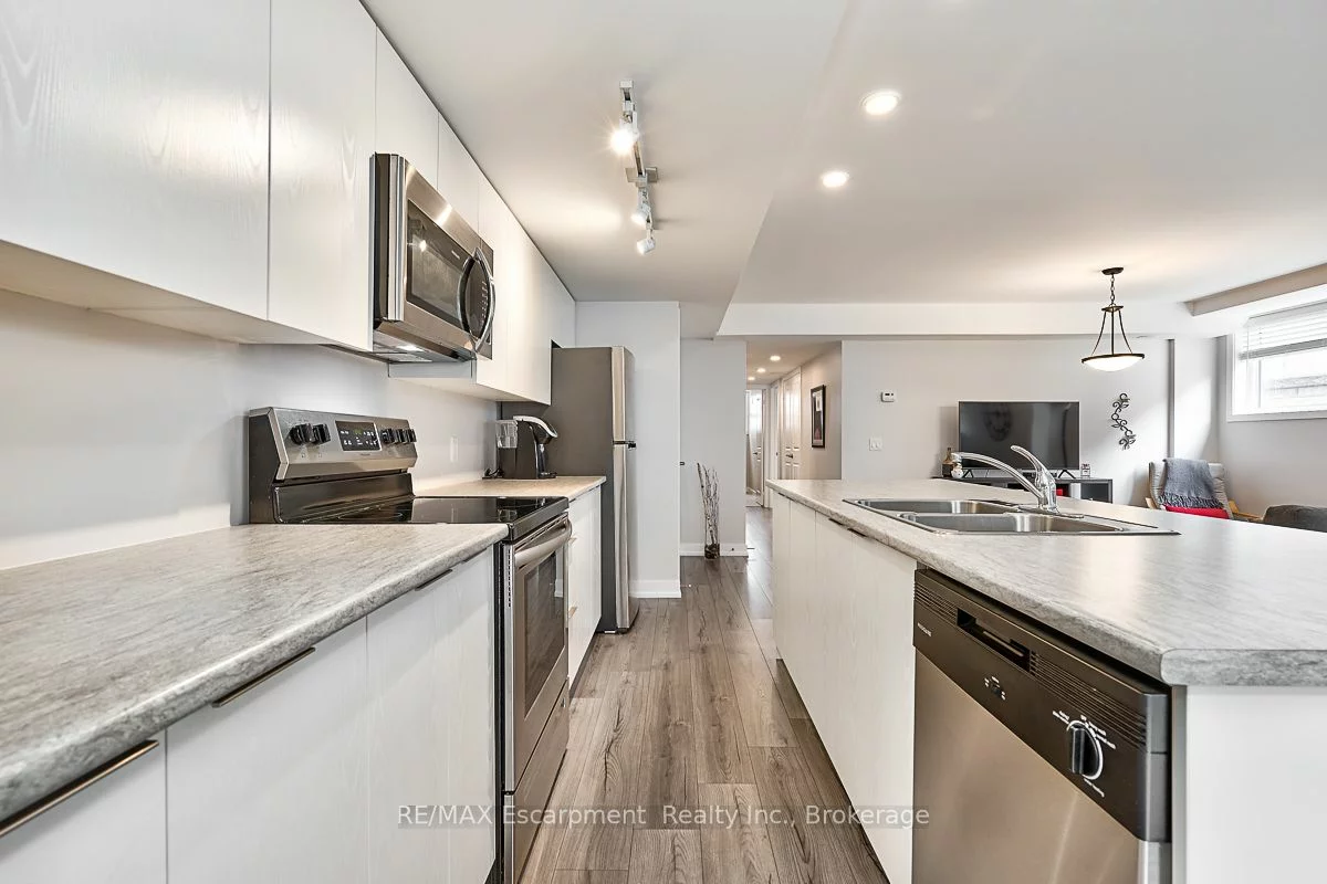 3058 Sixth Line, Oakville