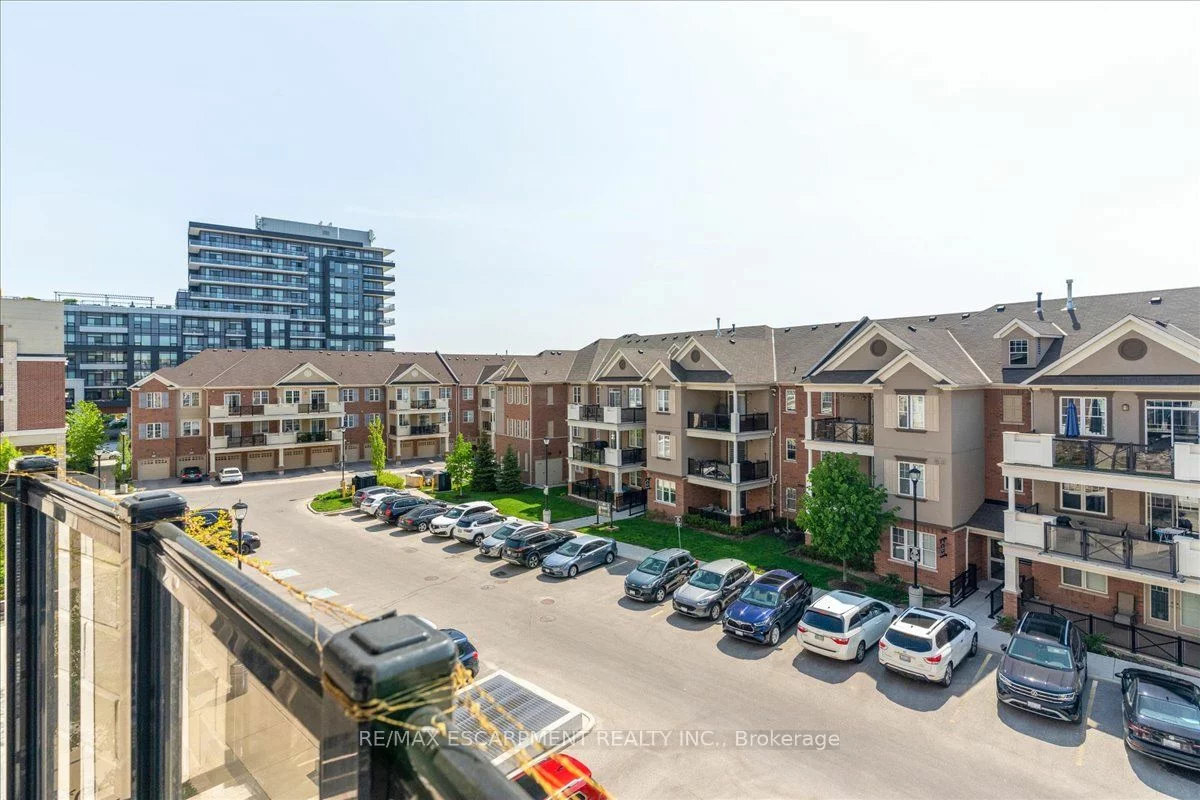 216 Oak Park Blvd, Oakville