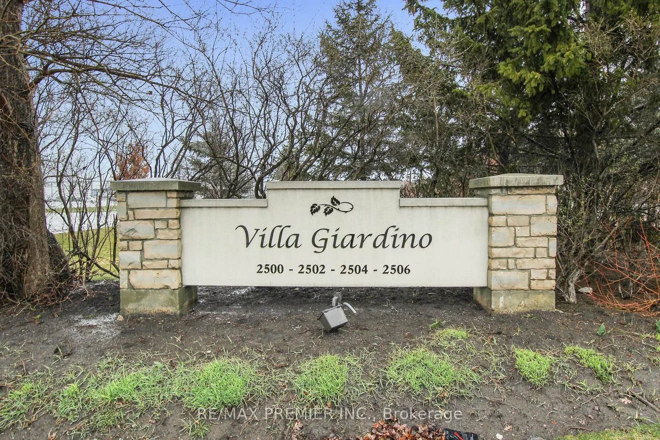 2500 Rutherford Rd, Vaughan
