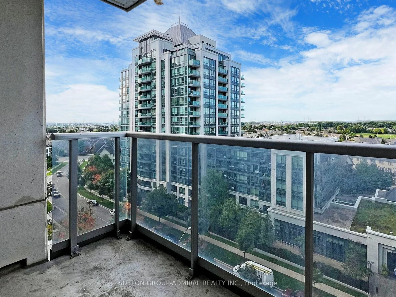 50 Disera Dr, Vaughan