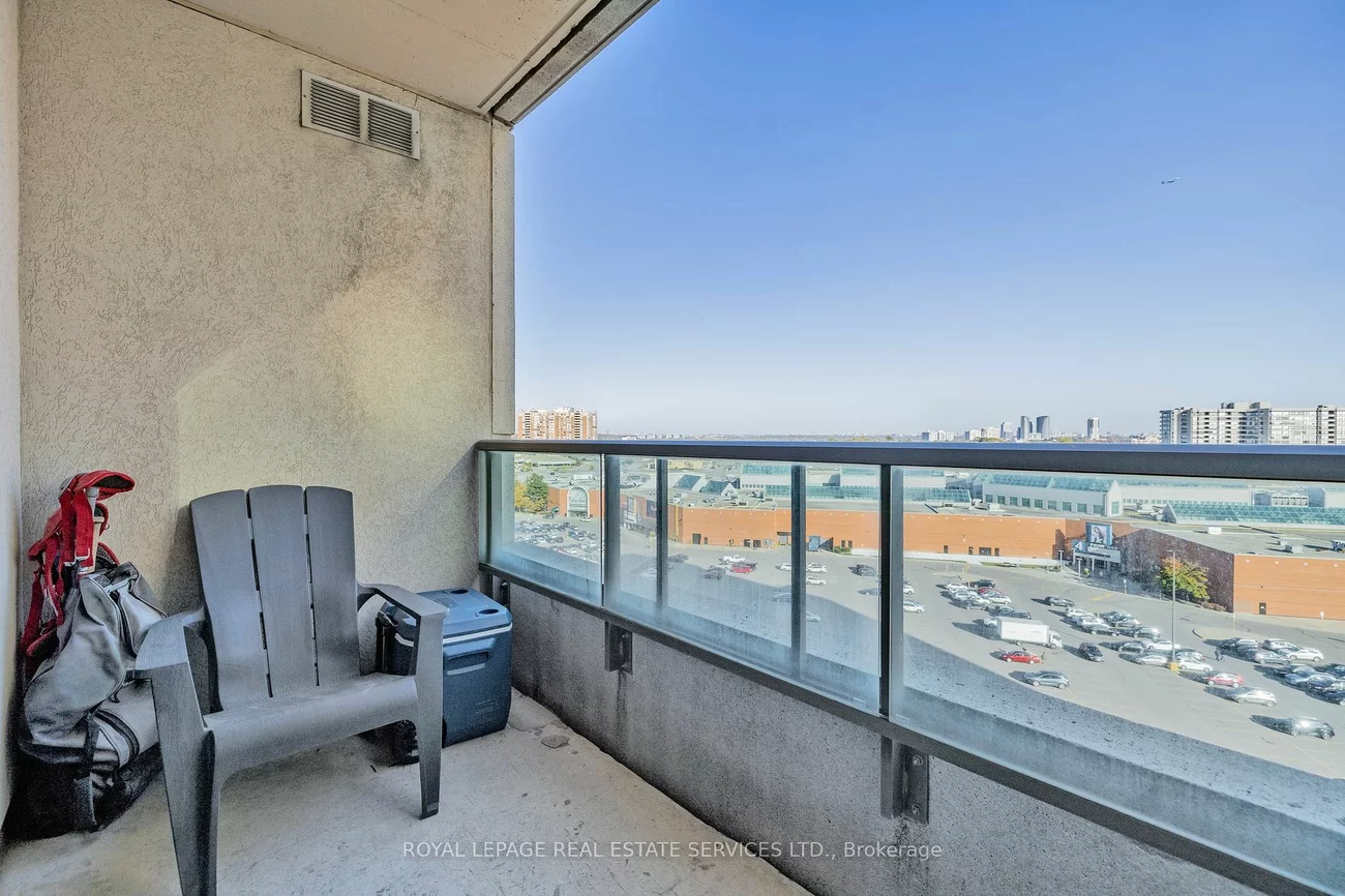 100 Promenade Circ, Vaughan