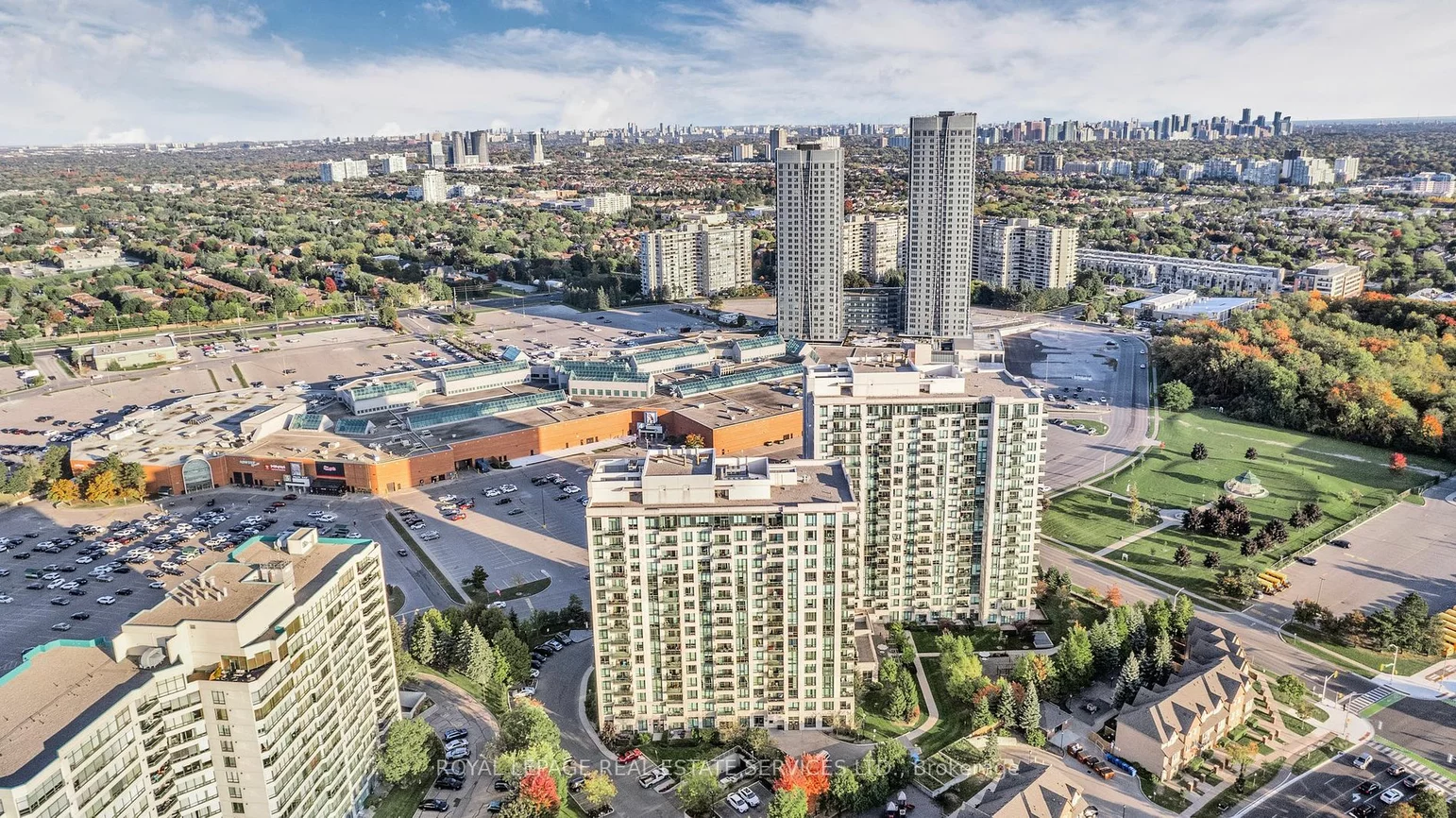 100 Promenade Circ, Vaughan