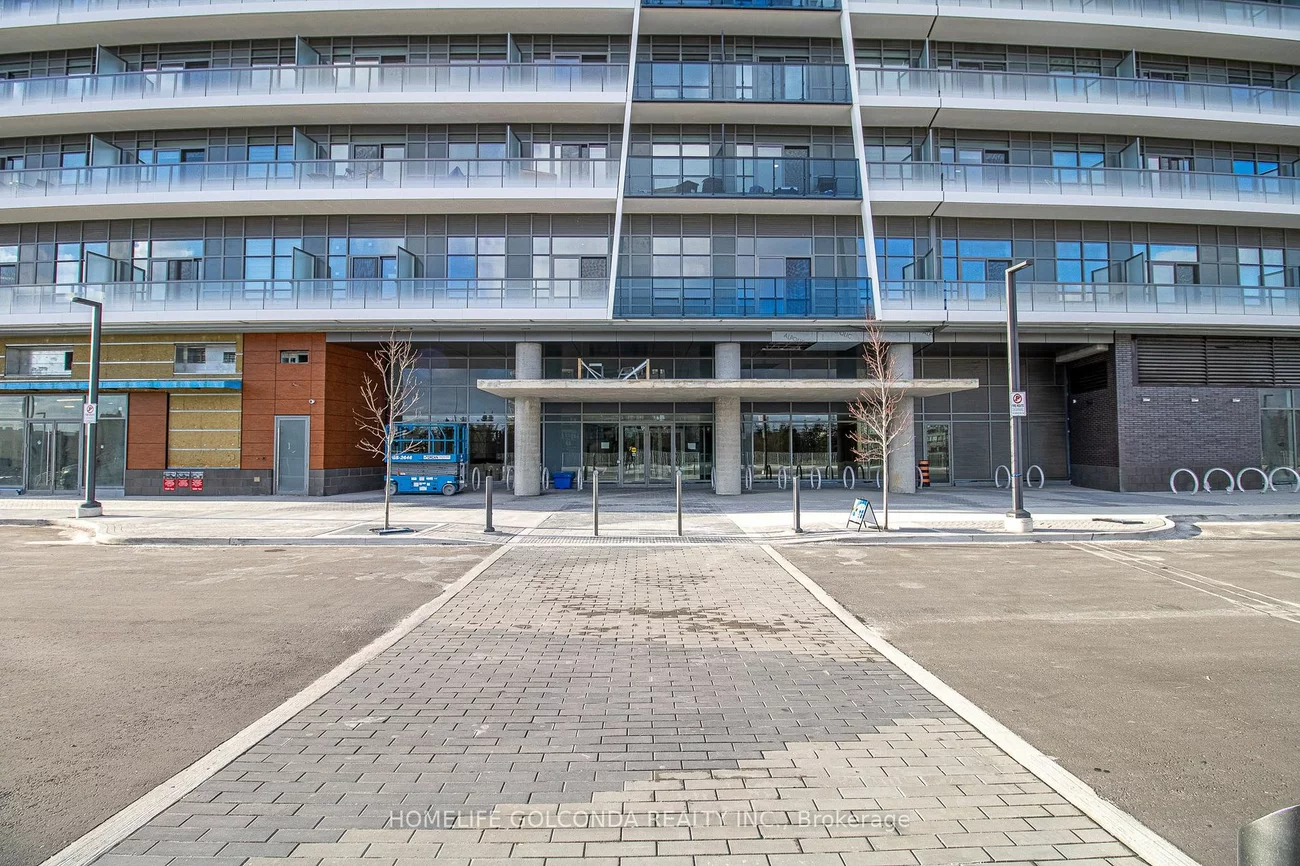 30 upper mall Way, Vaughan