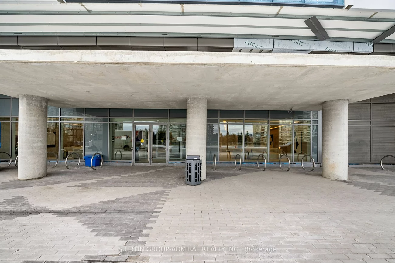 30 Upper Mall Way, Vaughan