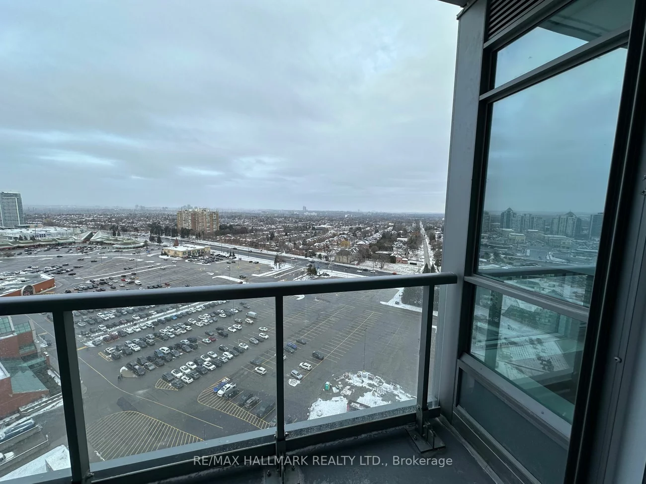 50 UPPER MALL Way, Vaughan