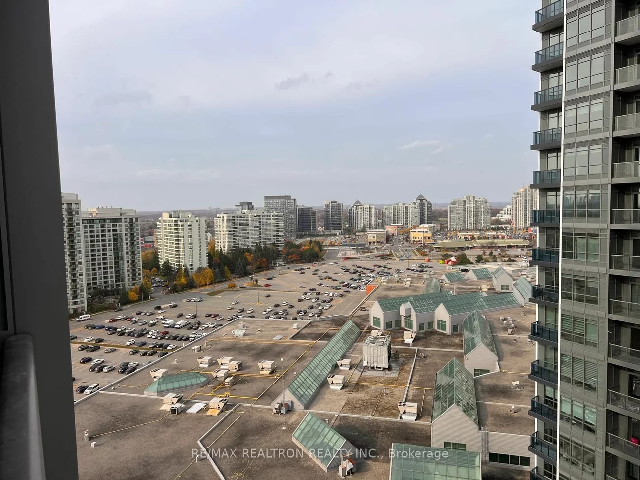 30 Upper Mall Way, Vaughan