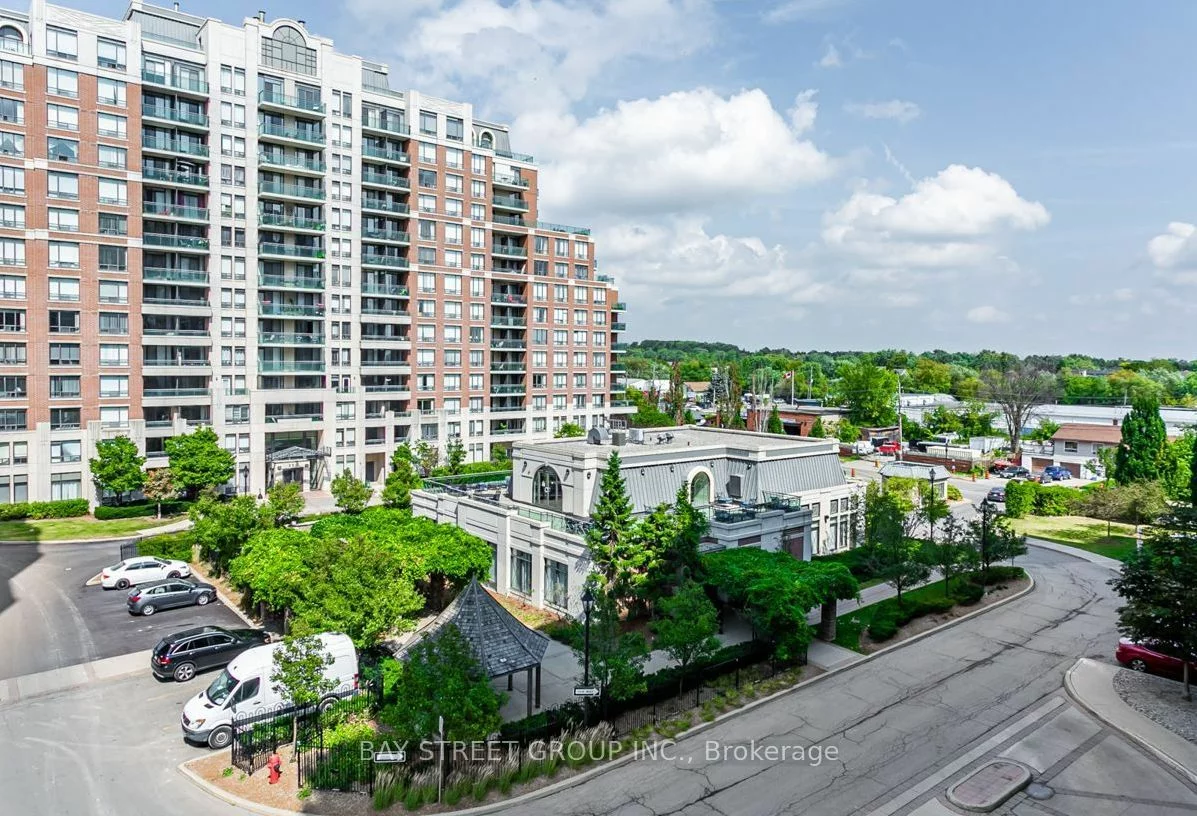 310 Red Maple Rd, Richmond Hill