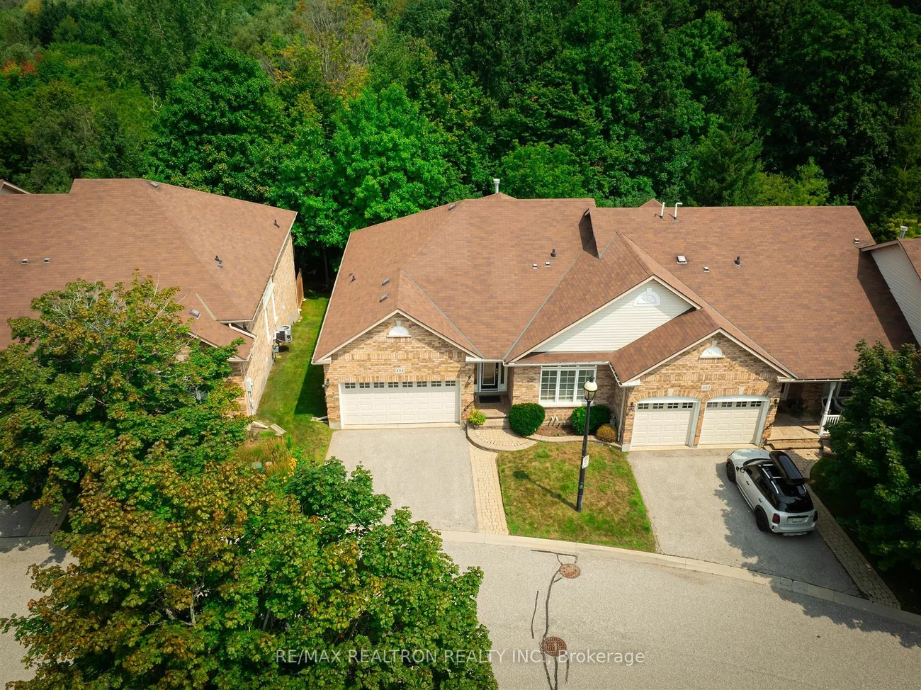 404 Morley Cook Cres, Newmarket