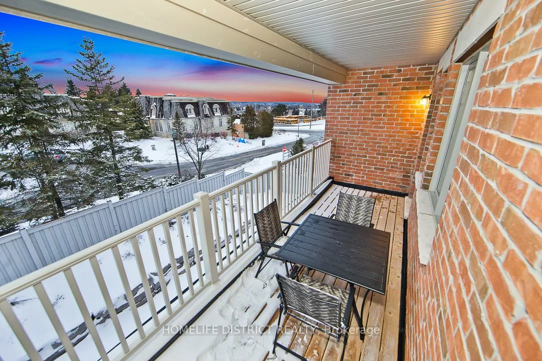 38, Ken Sinclair, Aurora Estates, Aurora