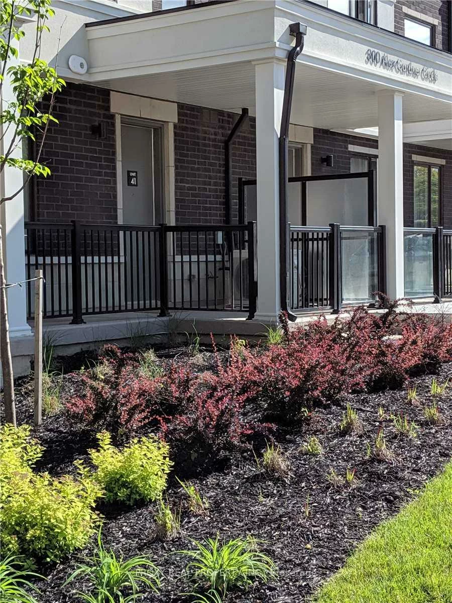 300, Alex Gardner, Aurora Village, Aurora