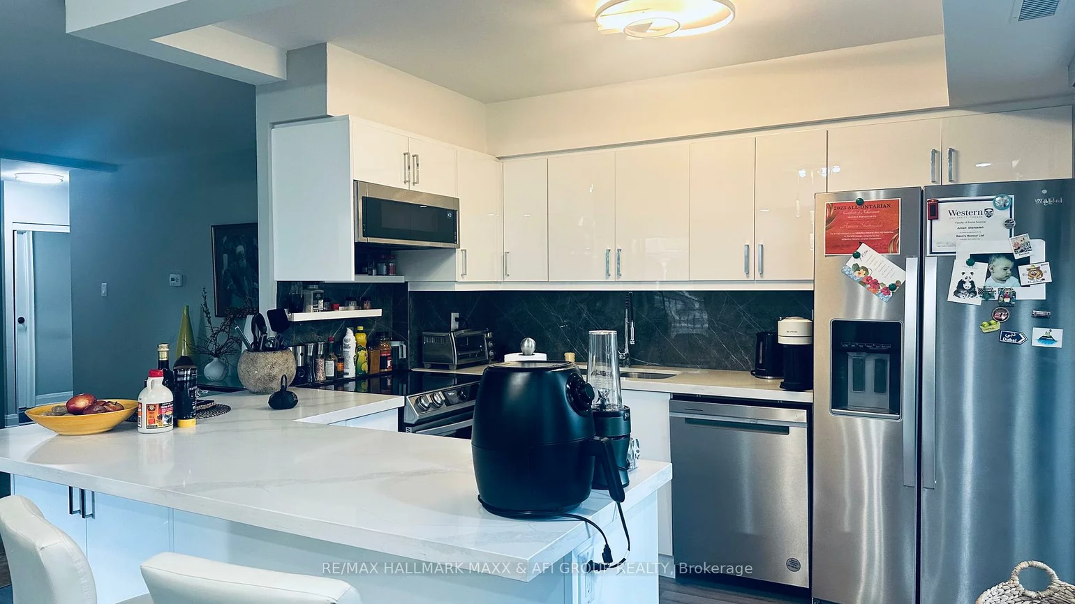15390, Yonge, Aurora Heights, Aurora