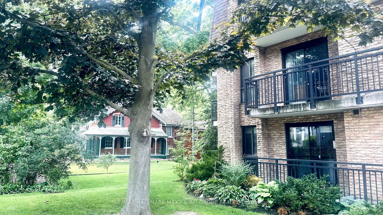 15390, Yonge, Aurora Heights, Aurora