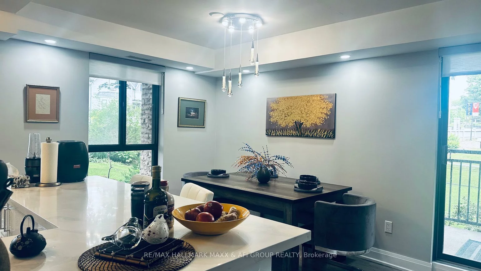 15390, Yonge, Aurora Heights, Aurora