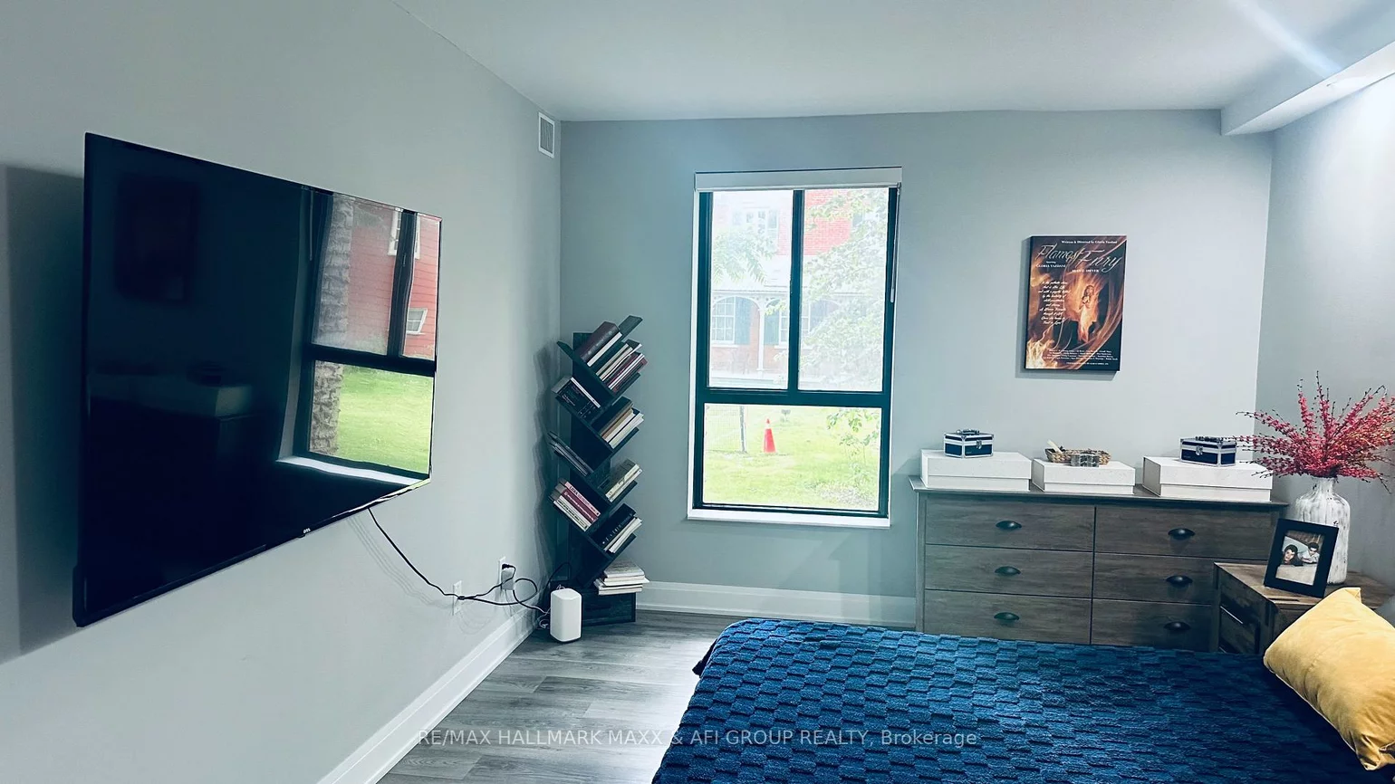 15390, Yonge, Aurora Heights, Aurora