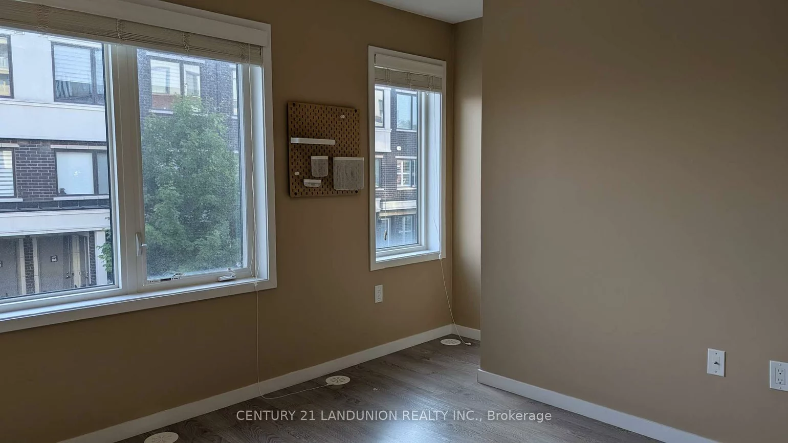 600, Alex Gardner, Aurora Village, Aurora