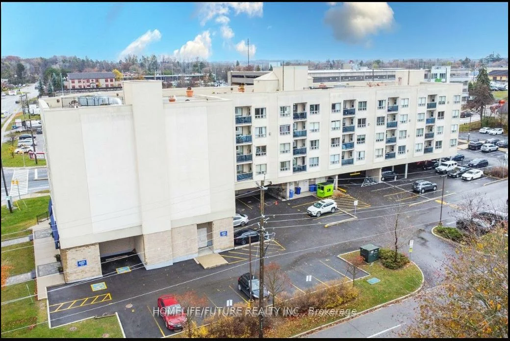 160, Wellington, Aurora Village, Aurora