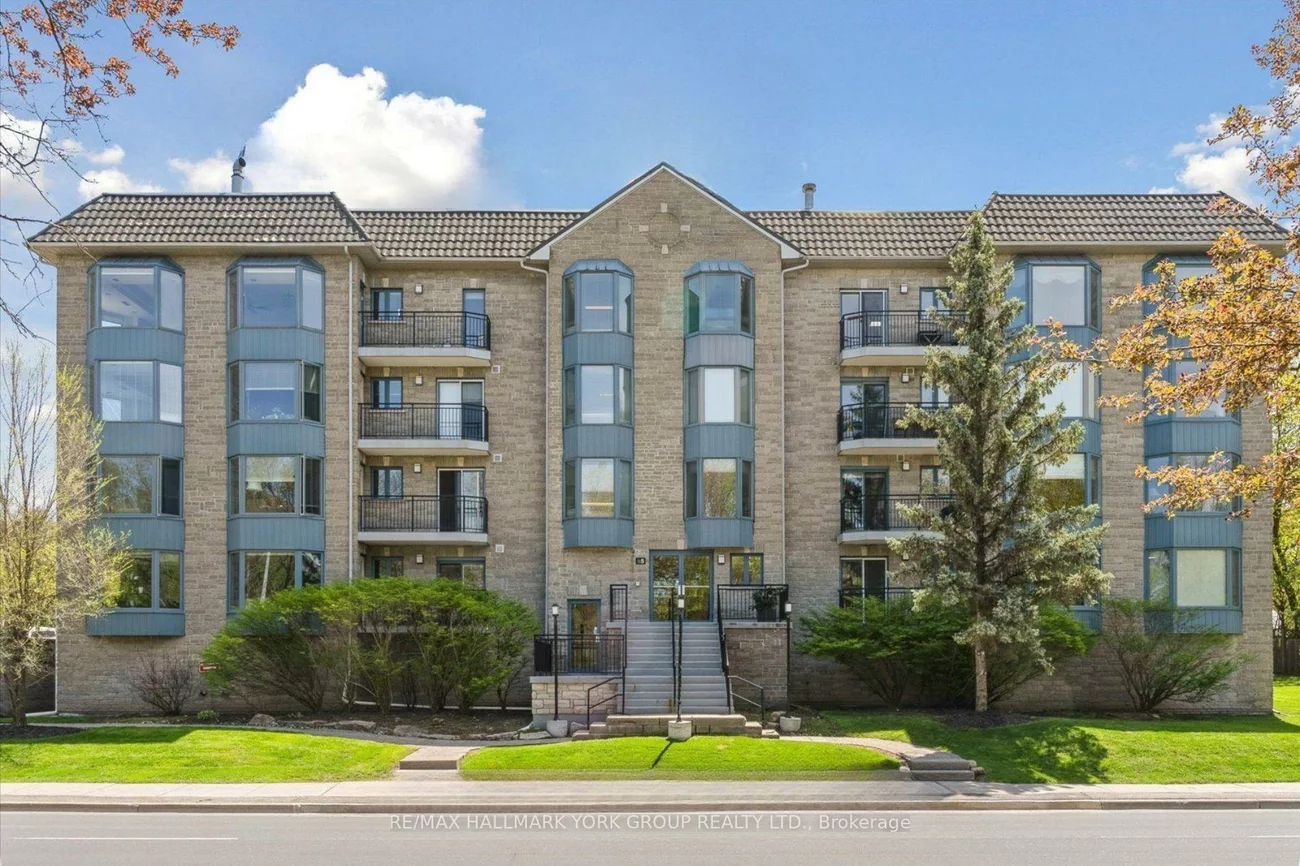 85, Wellington, Aurora Village, Aurora