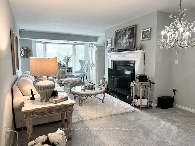 85, Wellington, Aurora Village, Aurora