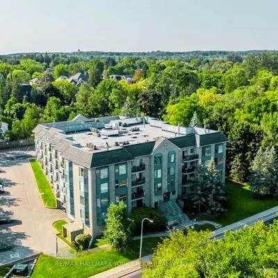 85, Wellington, Aurora Village, Aurora