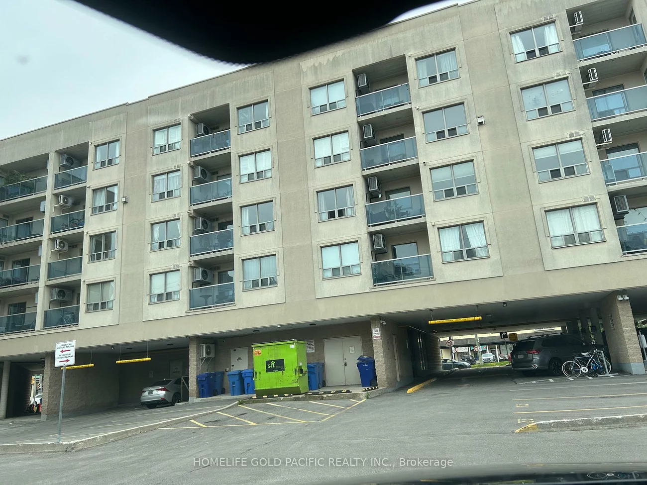 160, Wellington, Aurora Village, Aurora