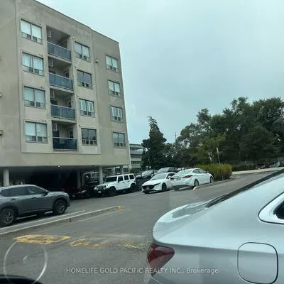 160, Wellington, Aurora Village, Aurora
