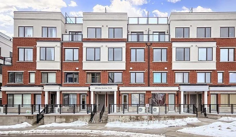 600, Alex Gardner, Aurora Village, Aurora