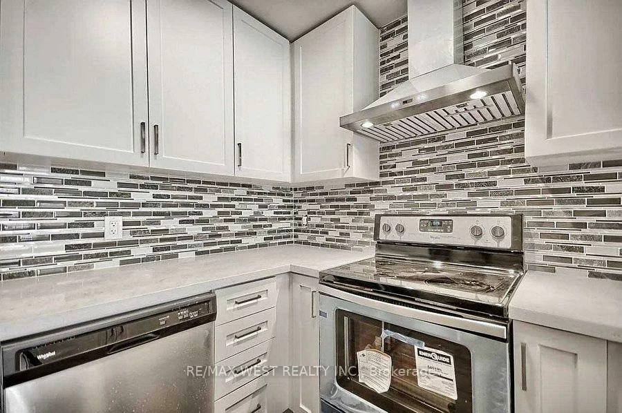 600, Alex Gardner, Aurora Village, Aurora