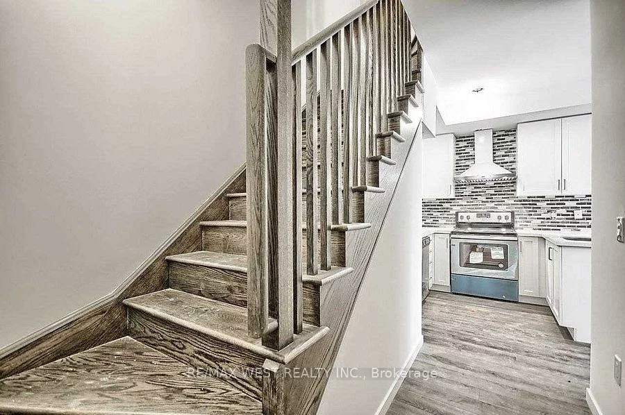 600, Alex Gardner, Aurora Village, Aurora