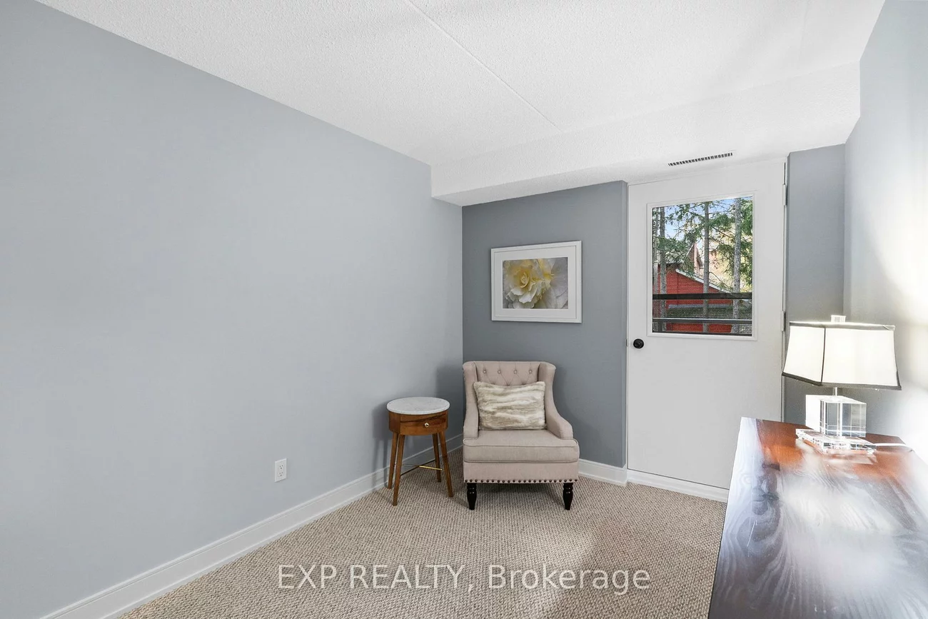 15390, Yonge, Aurora Heights, Aurora