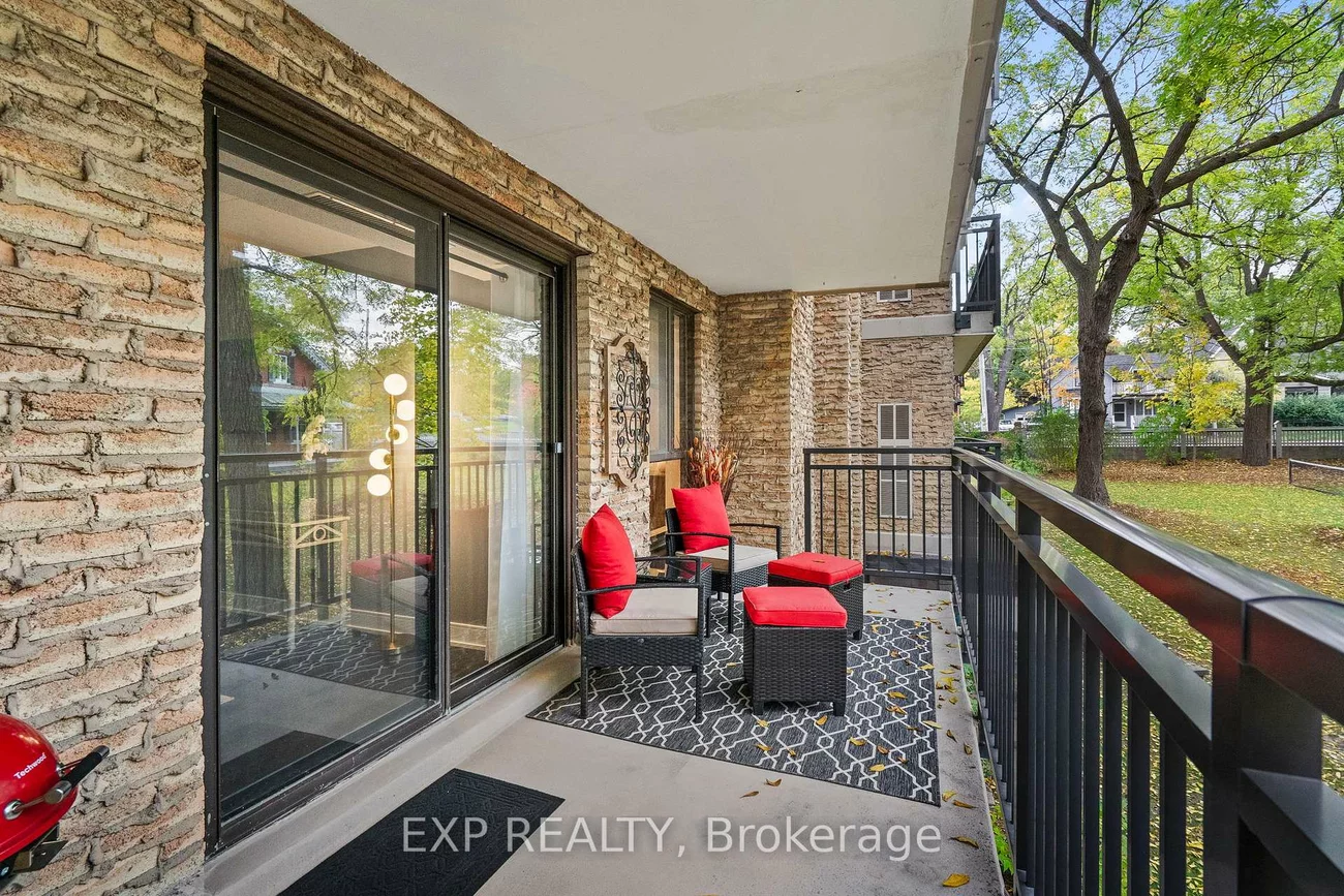 15390, Yonge, Aurora Heights, Aurora