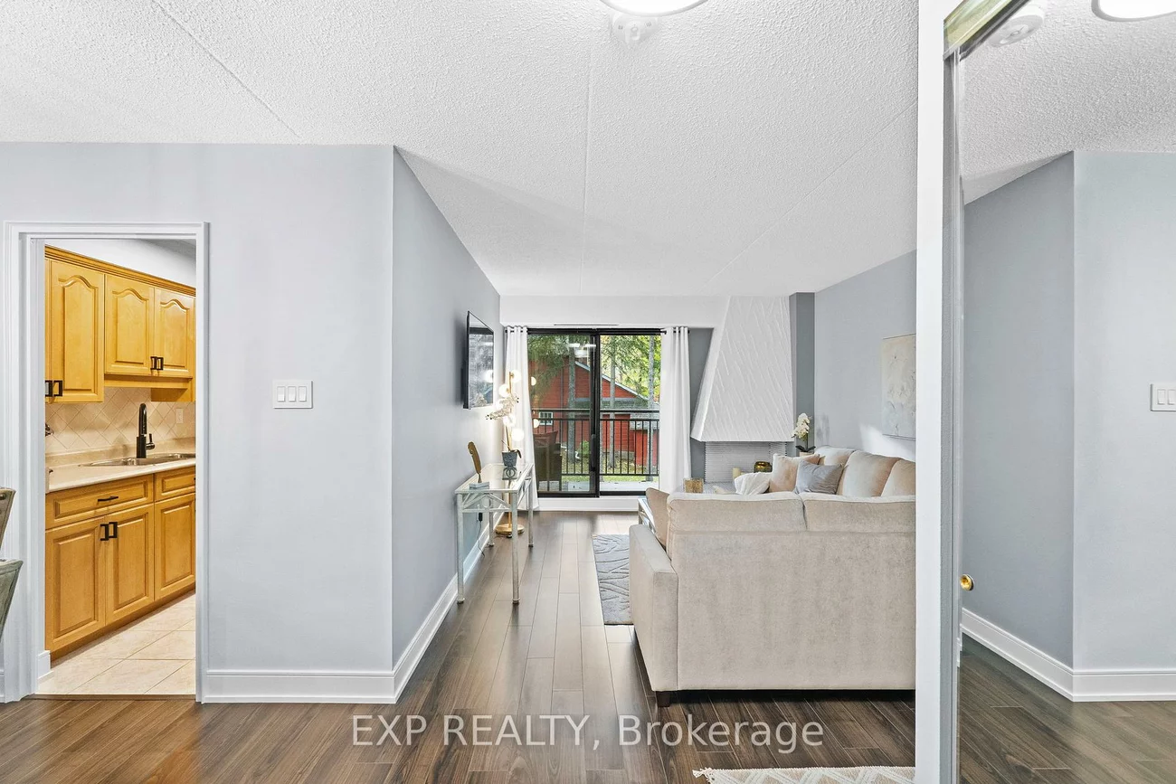 15390, Yonge, Aurora Heights, Aurora