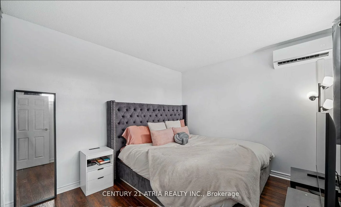 299, Milestone, Aurora Village, Aurora