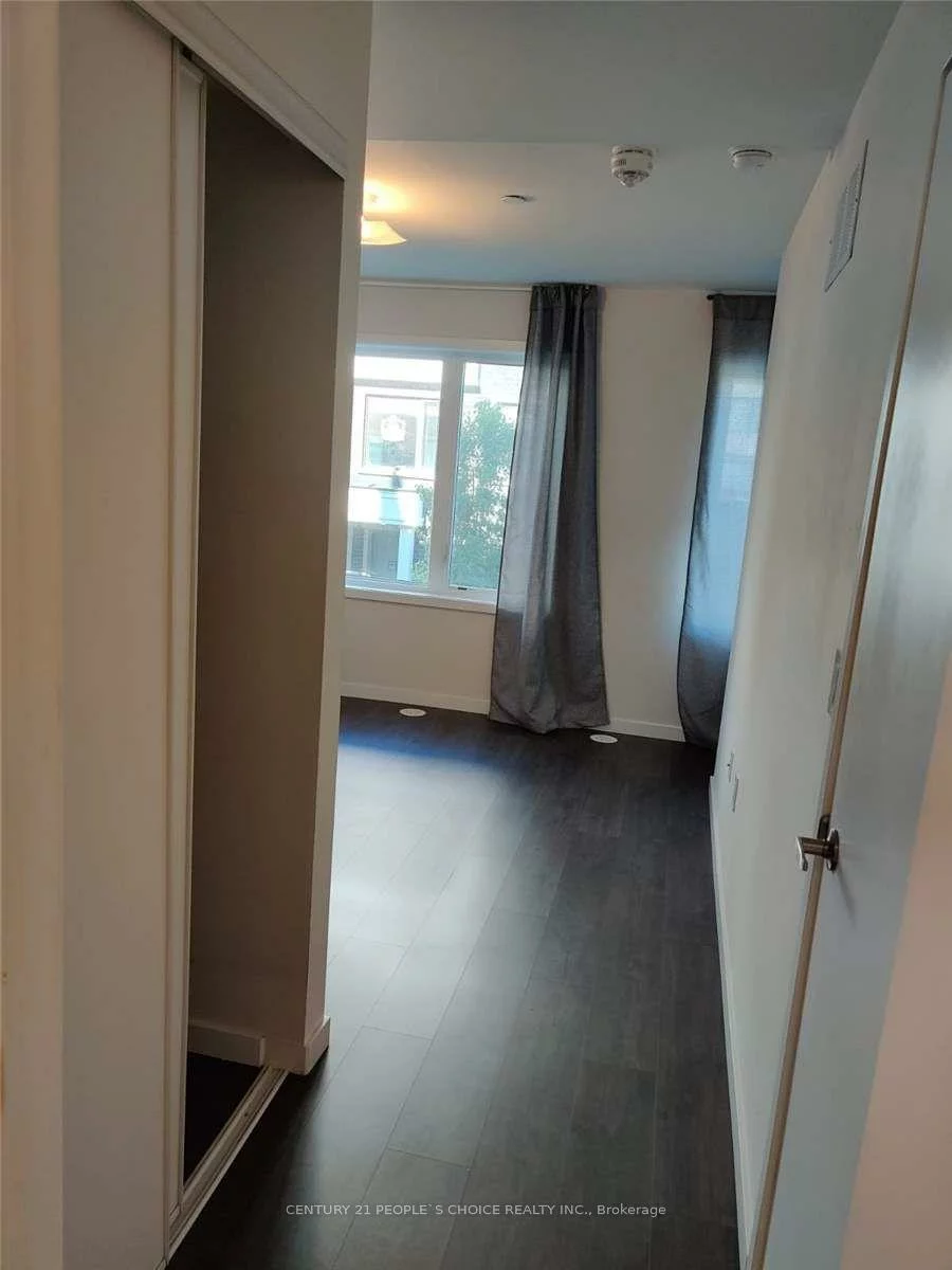 300, Alex Gardner, Aurora Heights, Aurora