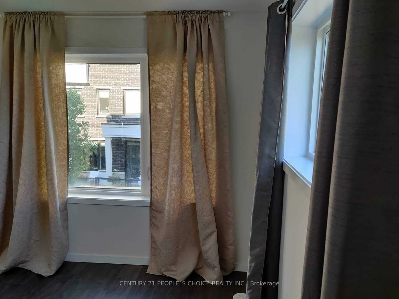 300, Alex Gardner, Aurora Heights, Aurora