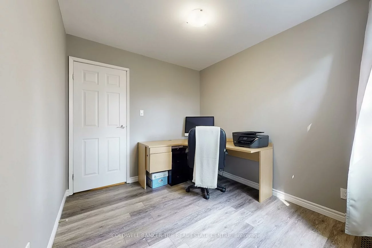 195, Milestone, Aurora Village, Aurora