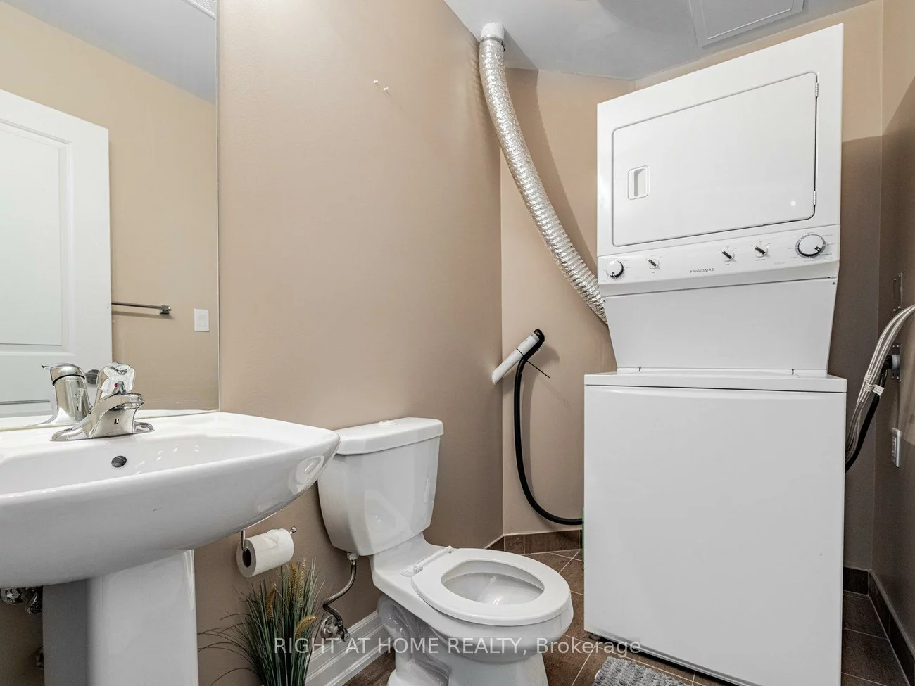 111, civic square, Bayview Wellington, Aurora