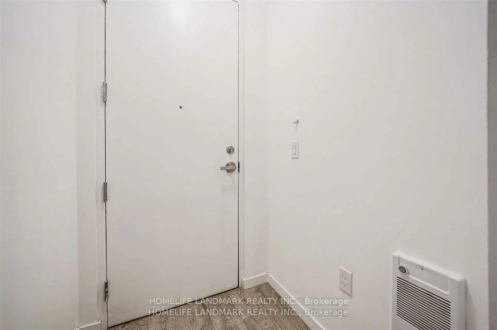 500, Alex Gardner, Aurora Heights, Aurora