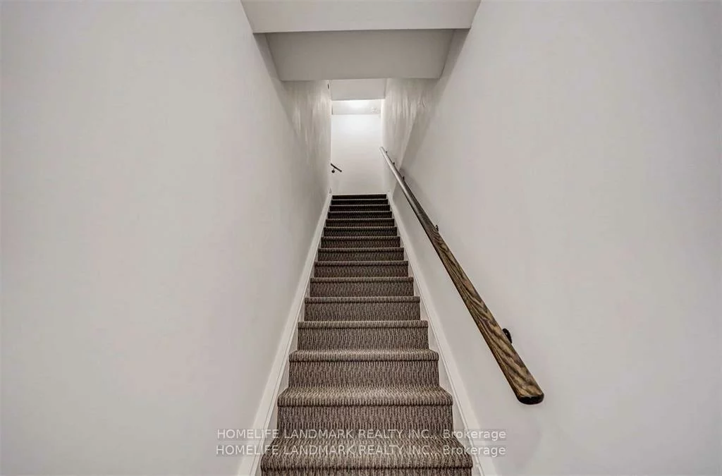 500, Alex Gardner, Aurora Heights, Aurora