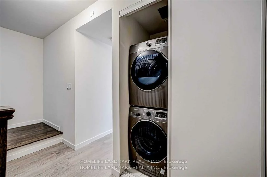 500, Alex Gardner, Aurora Heights, Aurora