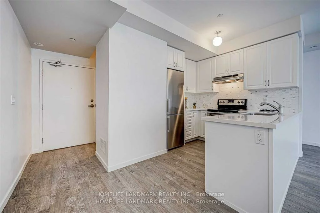 500, Alex Gardner, Aurora Heights, Aurora