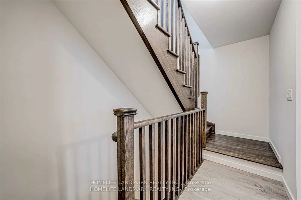 500, Alex Gardner, Aurora Heights, Aurora