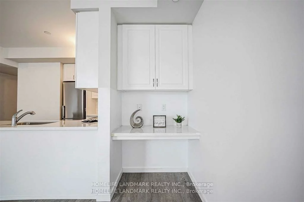 500, Alex Gardner, Aurora Heights, Aurora