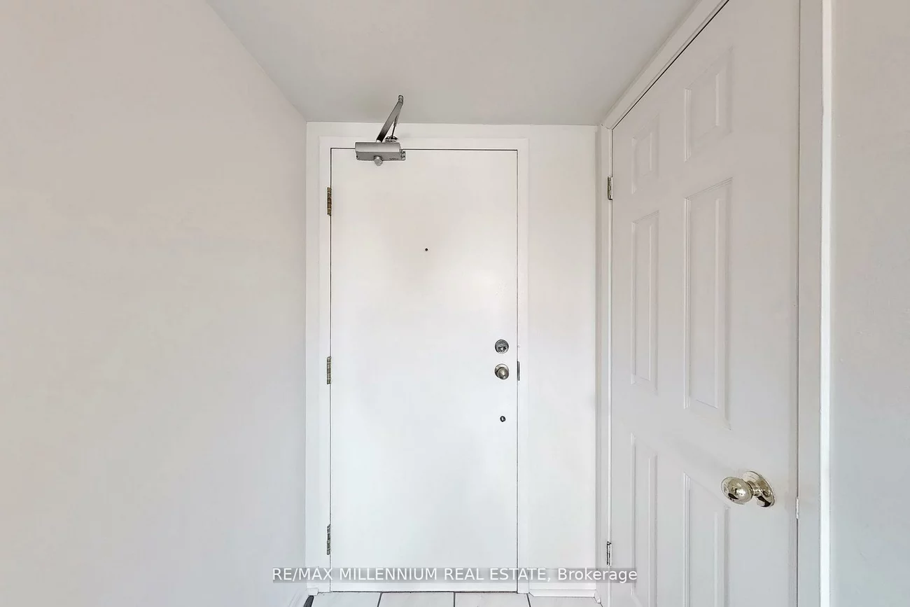 160, Wellington, Aurora Village, Aurora