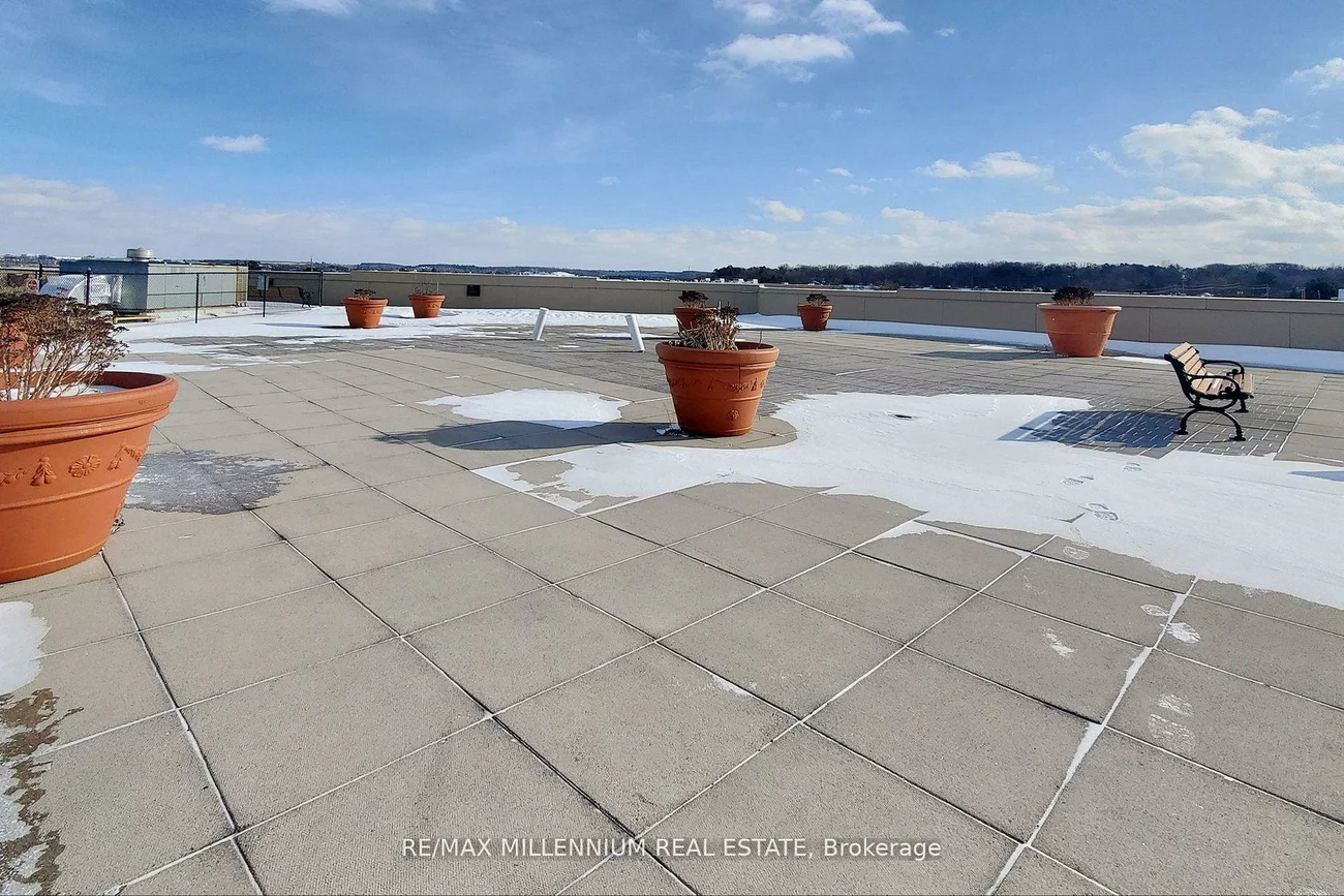 160, Wellington, Aurora Village, Aurora