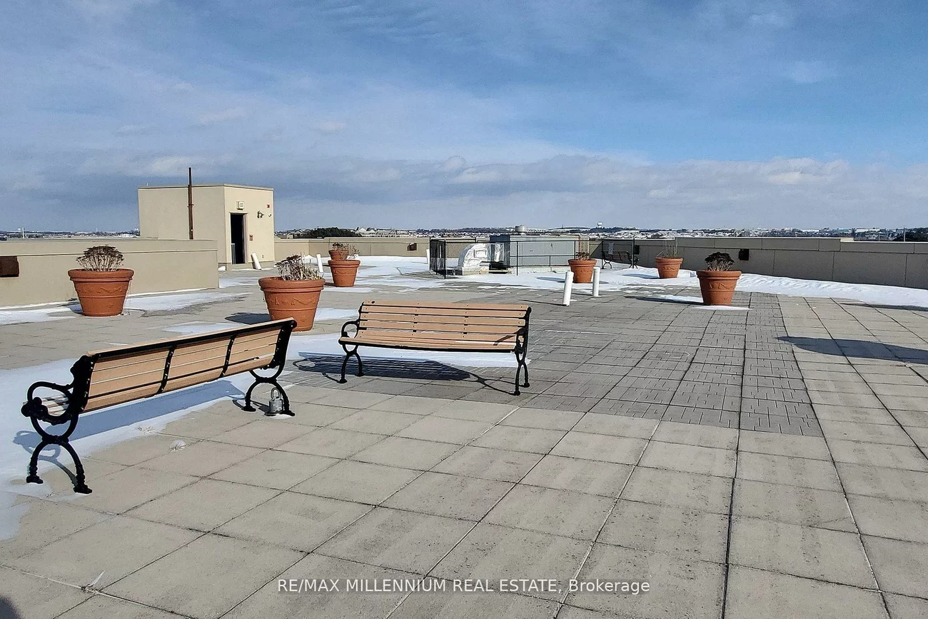 160, Wellington, Aurora Village, Aurora