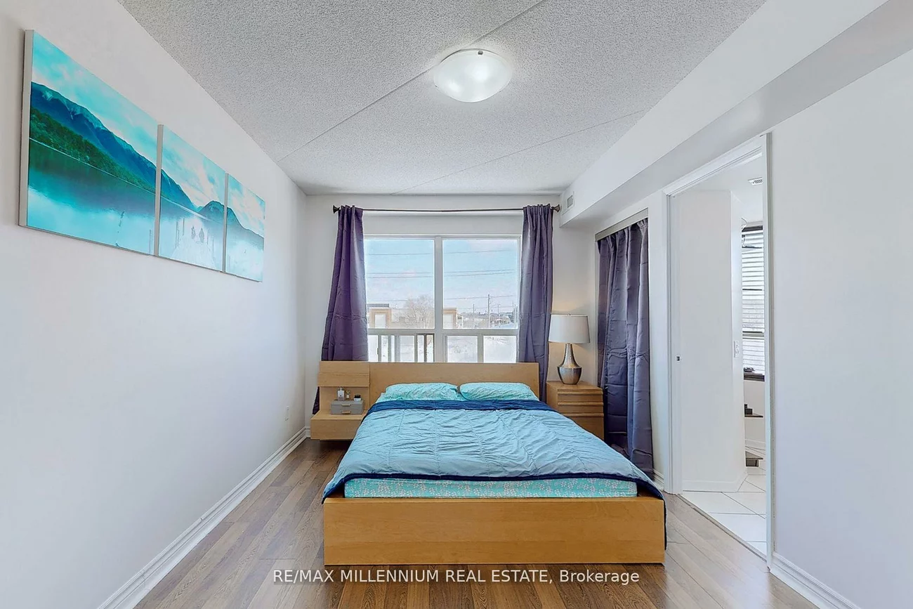 160, Wellington, Aurora Village, Aurora